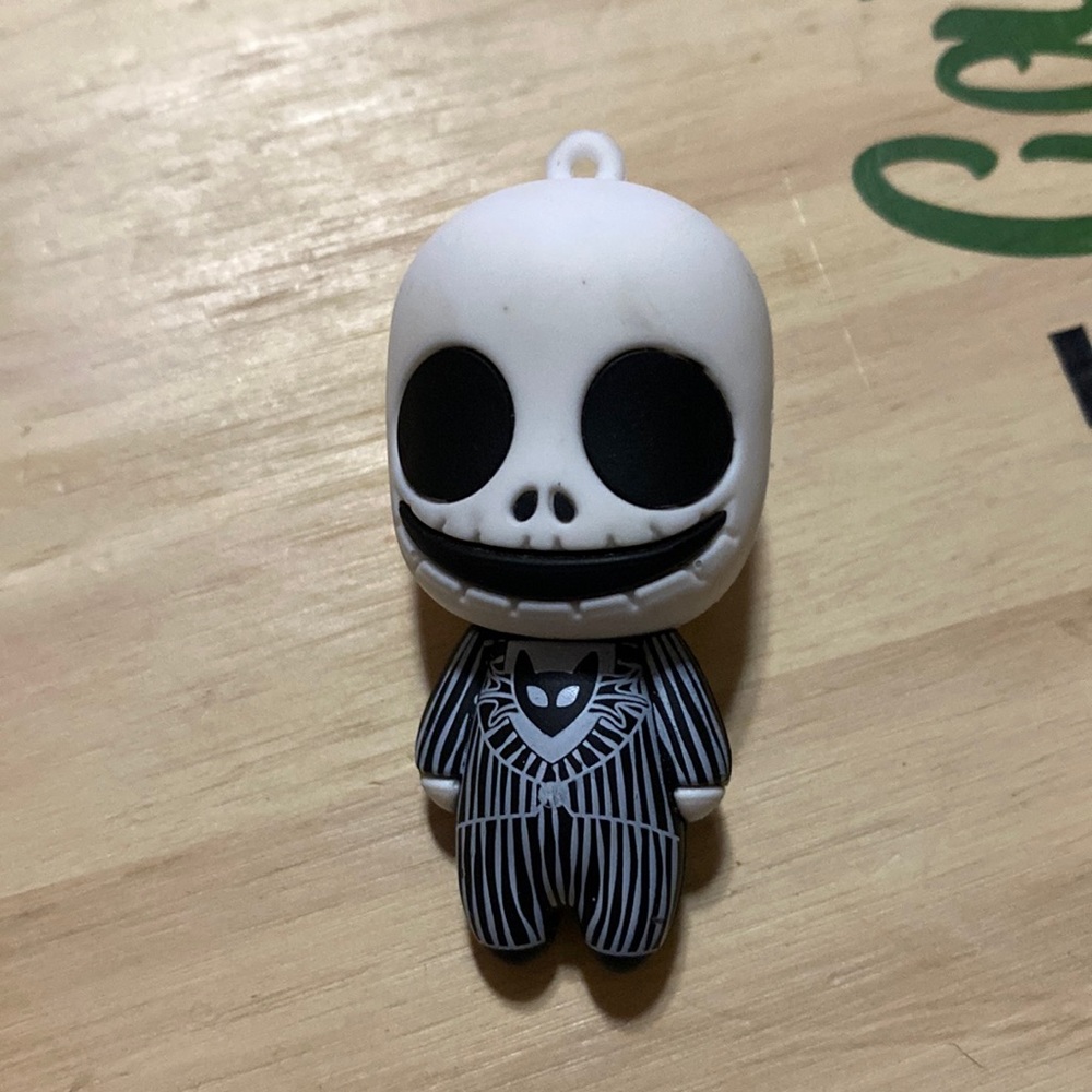 🎁 Rare Ornament Nightmare Before Christmas Hallmark display piece
